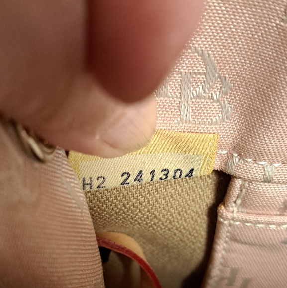 Dooney & Bourke Vintage Pink Signature Logo Small Tote Bag with Leather Handles - Picture 10 of 12